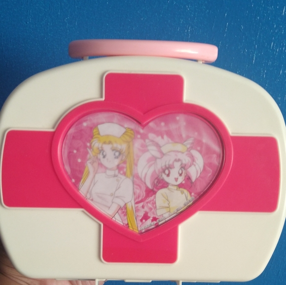 Super Rare Official Sailor Moon Nurse kit - Picture 2 of 5